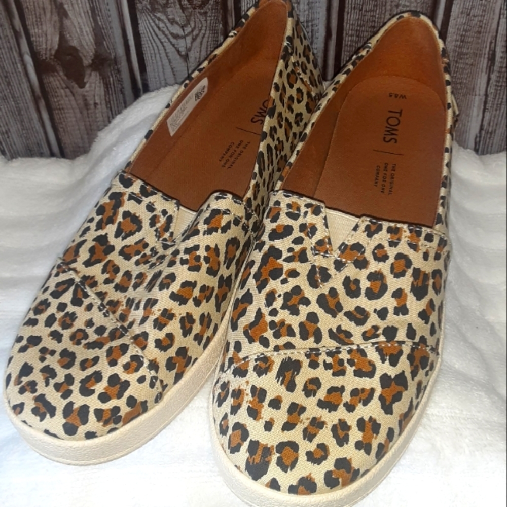 Tom's Shoes NWOT